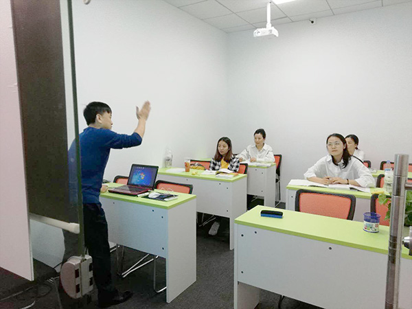 学员上课