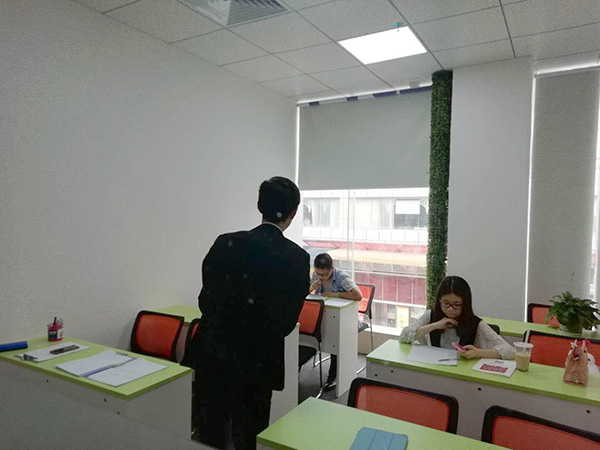 学员上课